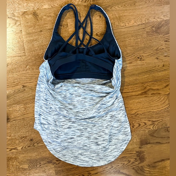Lululemon🍋 Free To Be Serene Tank Tiger Space Dye Black White/Deep Coal Size 8 - Picture 10 of 13